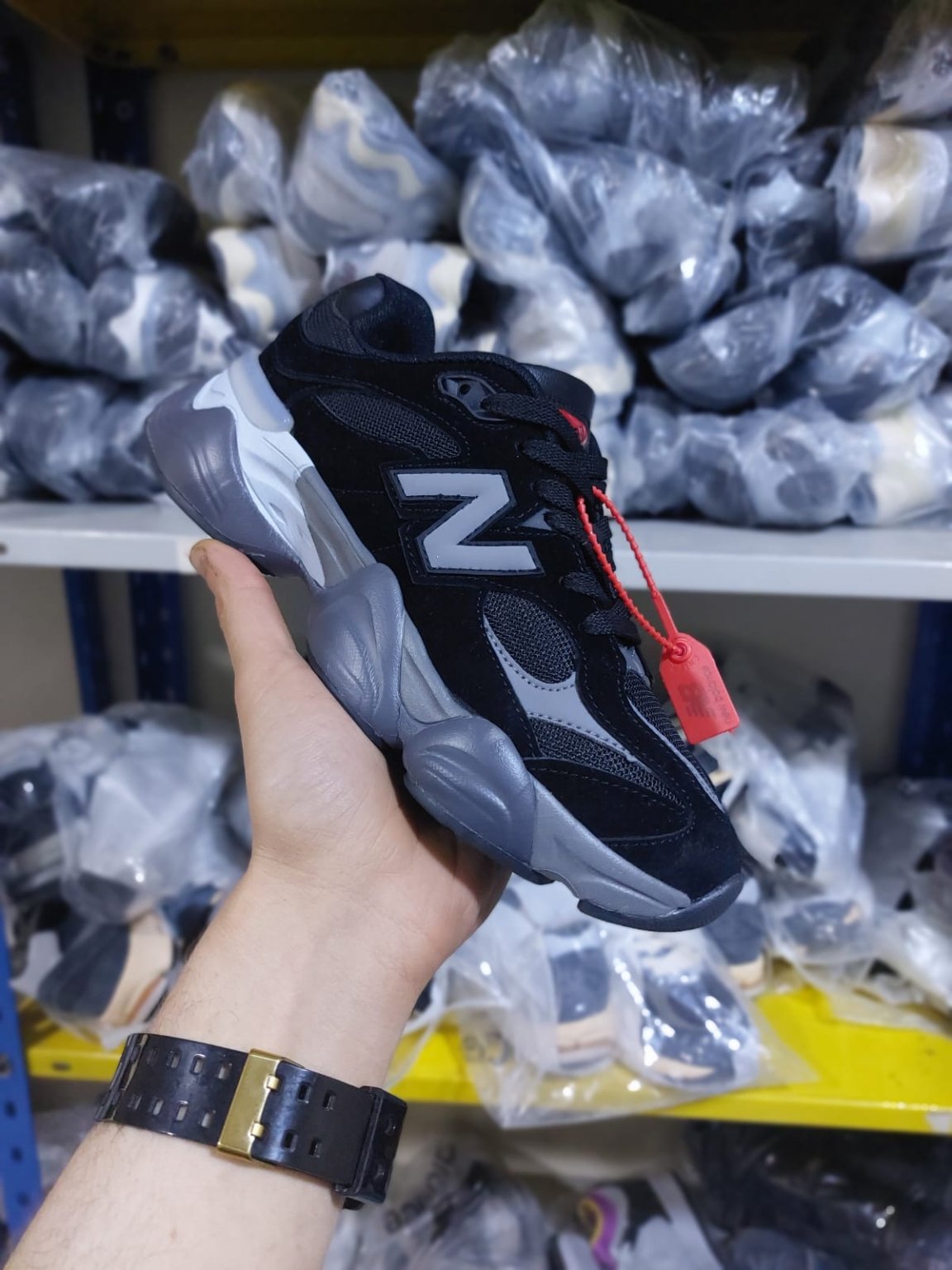 ⁦New Balance 9060 Sneakers 2024-Black⁩ - الصورة ⁦4⁩